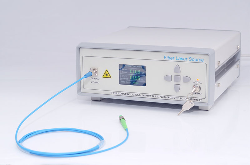 1565nm 1000mW 단일 모드 파이버 레이저 소스 조정 가능한 출력 전력